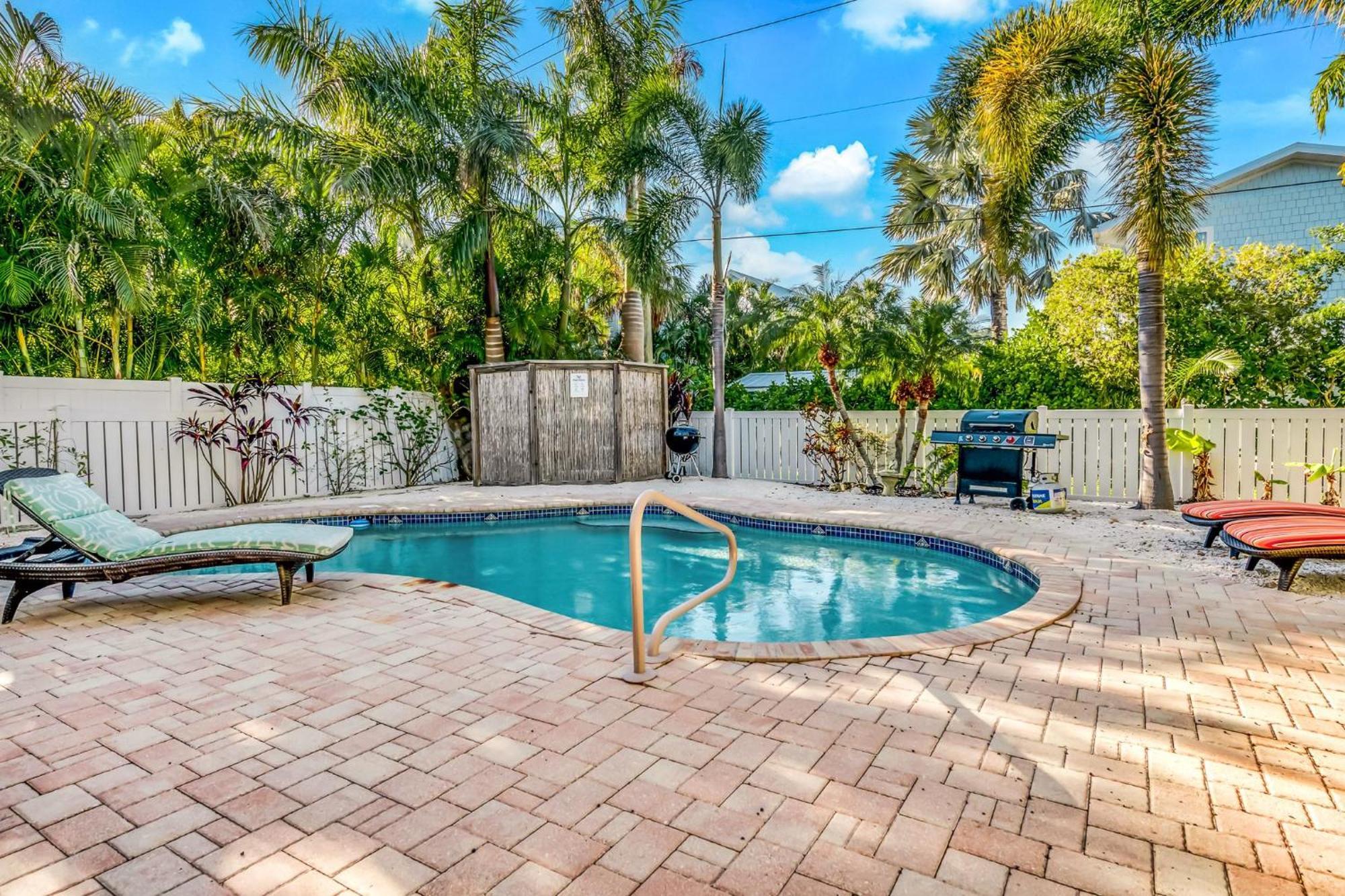 Flip Flops And Fish Tales Villa Anna Maria Exterior photo